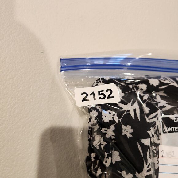 Lane Bryant Black White Floral Button Up Blouse Size 26/28 Bloomcore Feminine - Picture 13 of 13